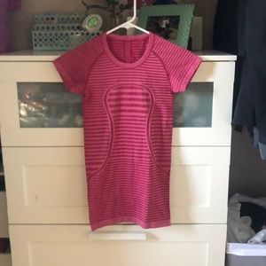 Lululemon swiftly tech short sleeve